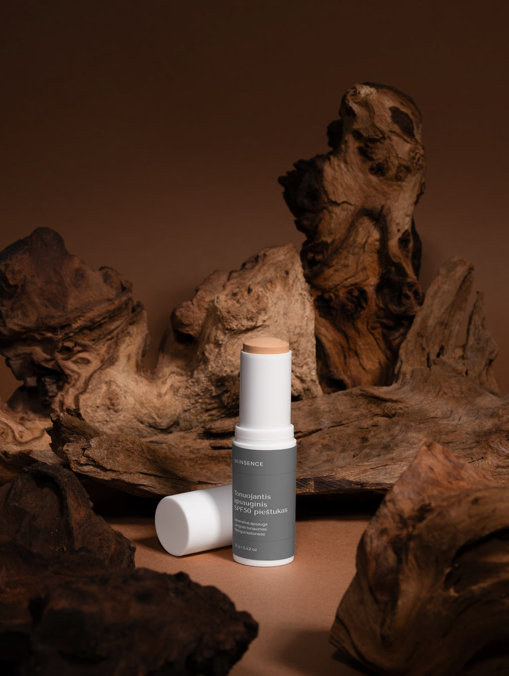 Tonuojantis apsauginis SPF50 pieštukas