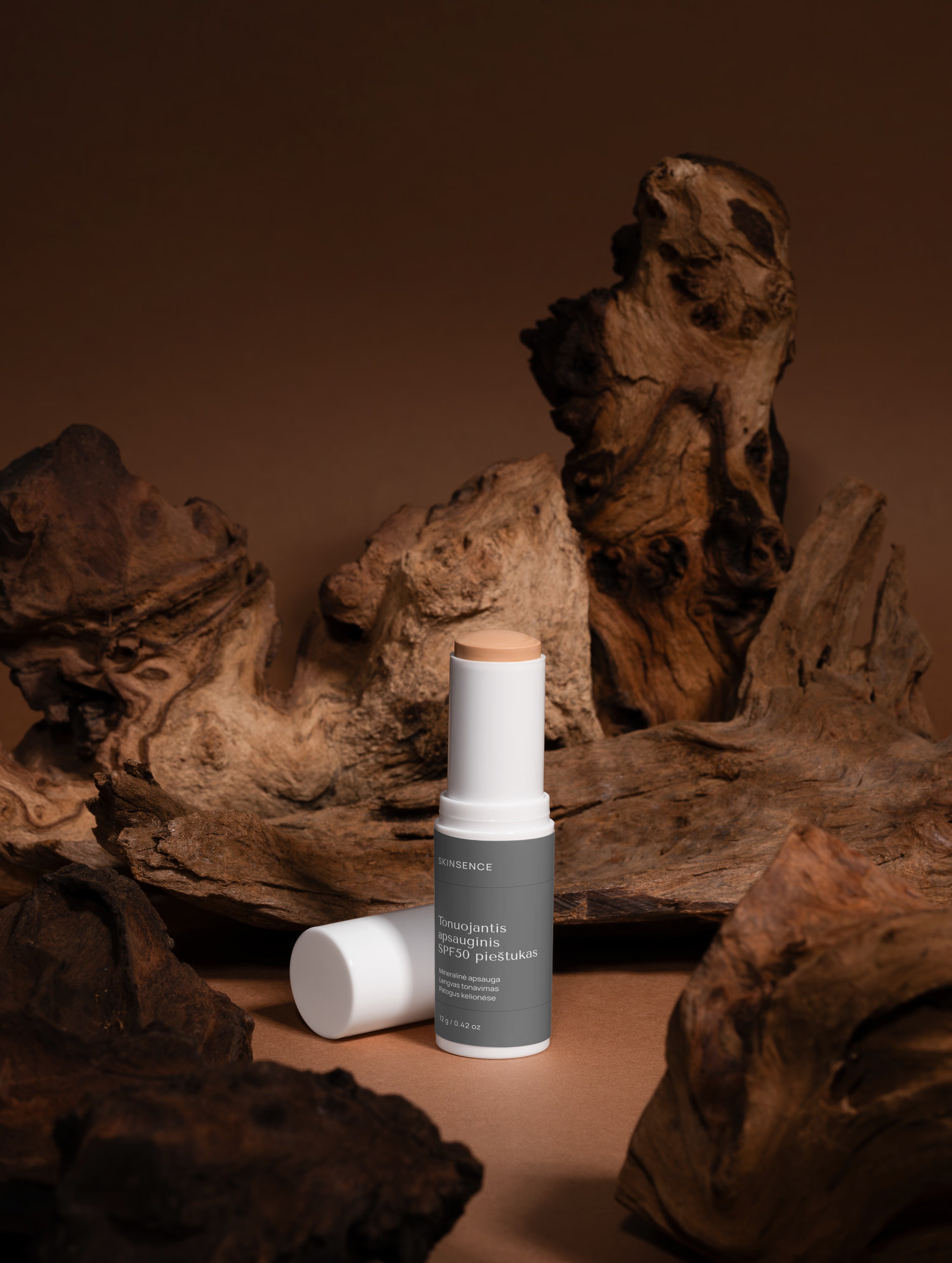 Tonuojantis apsauginis SPF50 pieštukas